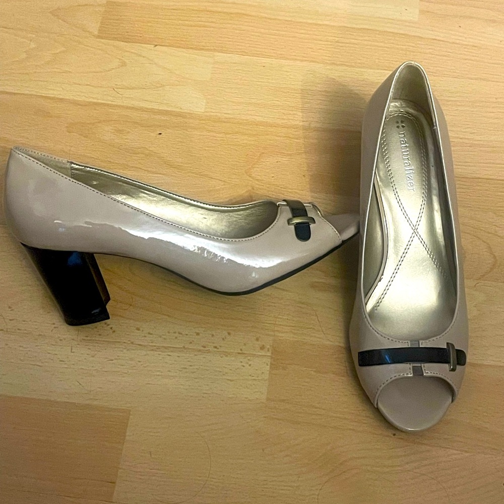 Naturalizer womens 7.5m heel shoes